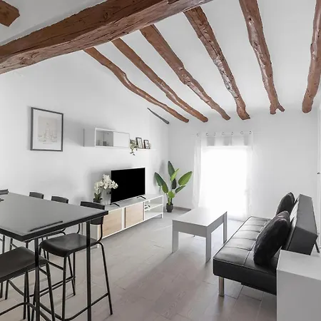 Apartment Old Town - Reformed Penthouse With Ac And Wifi
